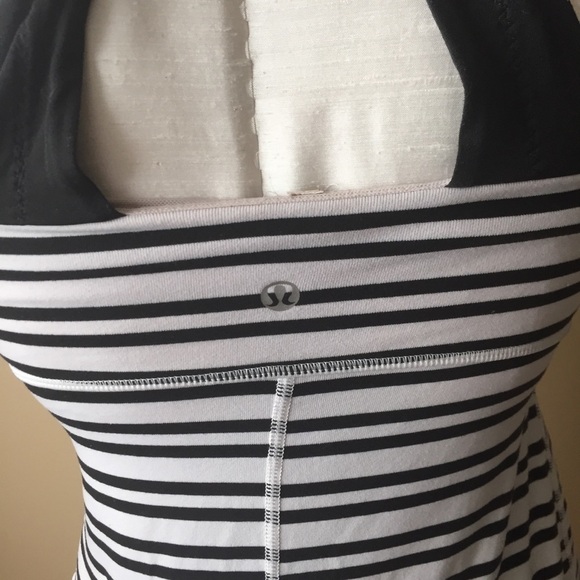 Lululemon Scoop Me Up Tank Sz 4 Black/White Stripe - Picture 5 of 5
